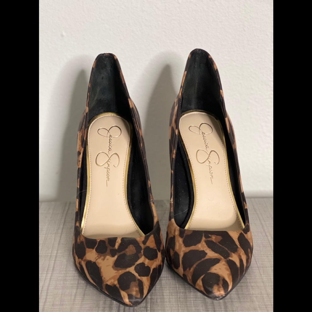 Brand new size 9 cheetah stilettos heel
